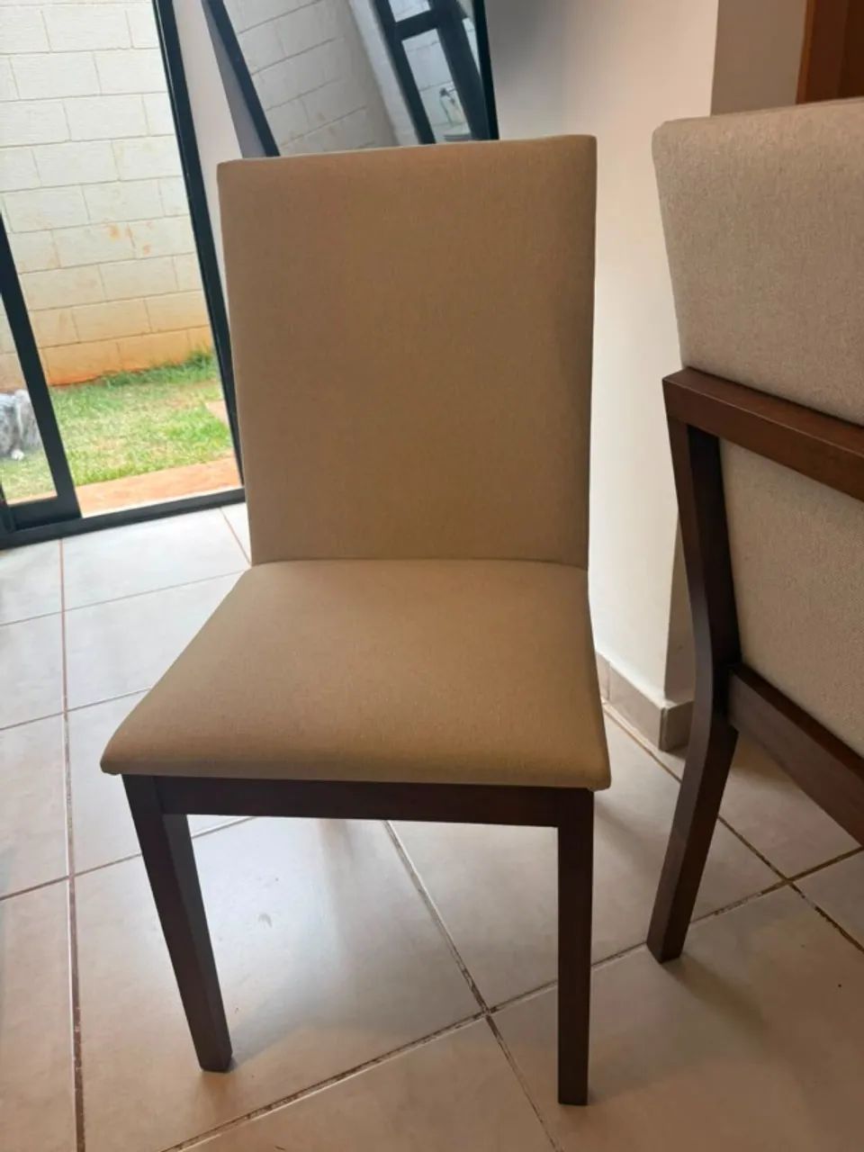Mesa de jantar moderna em excelente estado! - Foto 3
