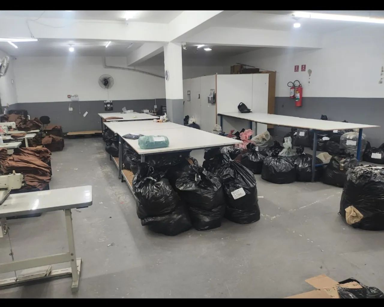 Passa-se galpão de acabamento de roupa, aceito proposta  - Foto 3