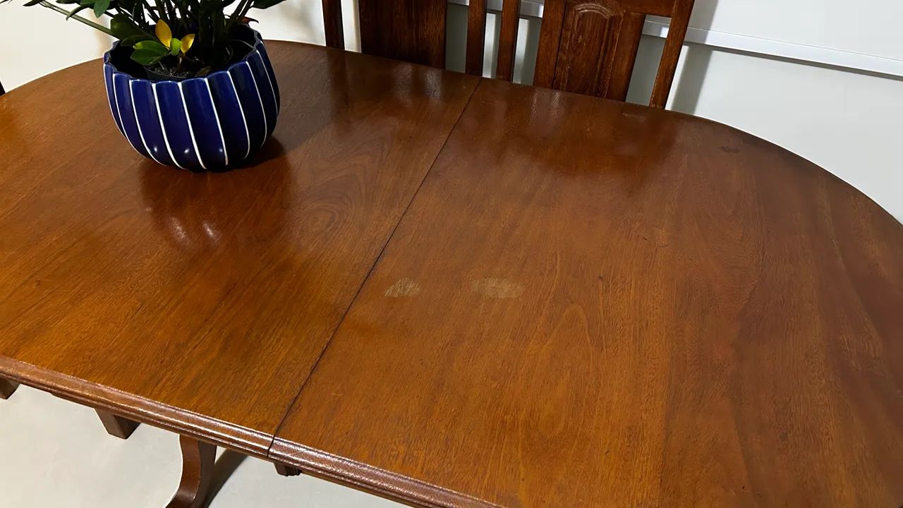 Vendo mesa madeira maciça 6 lugares  - Foto 3