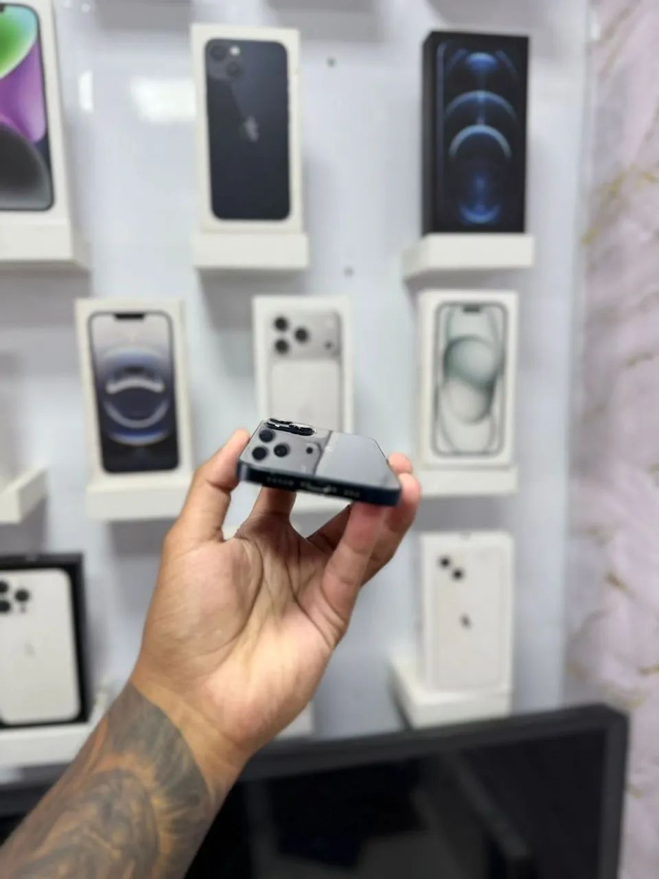 IPHONE 14 PLUS 256GB<br>R$ 2.799,00 - Foto 3
