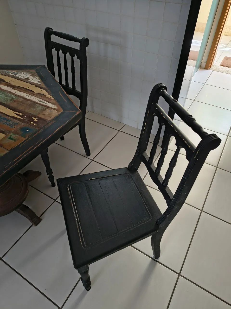 Mesa de madeira de demolição com 4 cadeiras - Foto 5