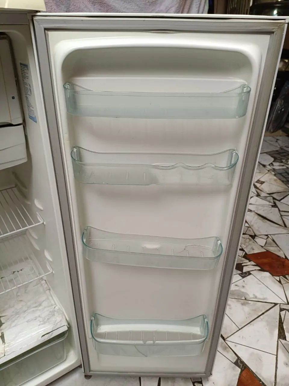 Geladeira eletrolux com Degelo manual - Foto 2