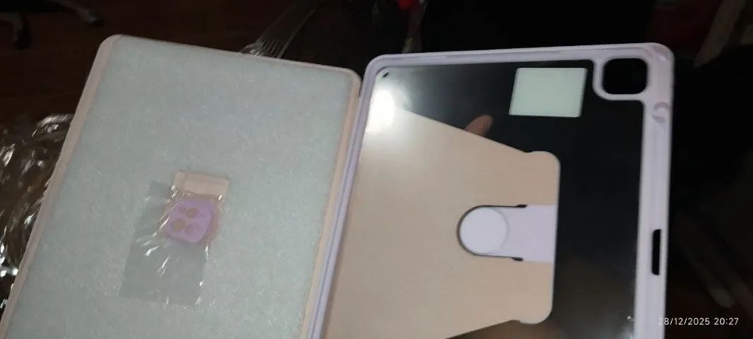 Capa para iPad BETTDOW com Porta-Lápis - Foto 3
