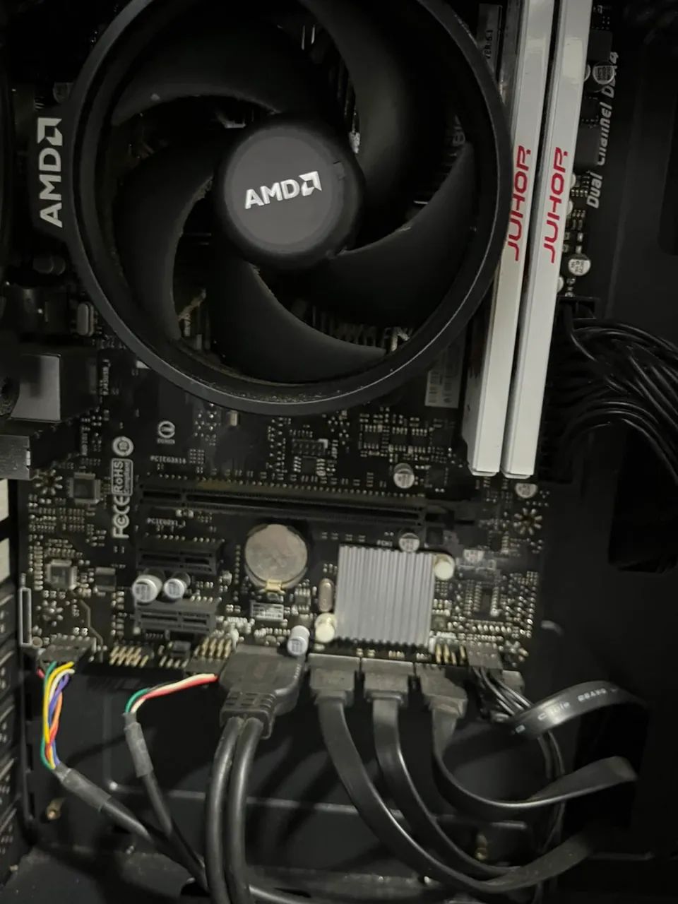 Placa Mãe B450 (COM DEFEITO)