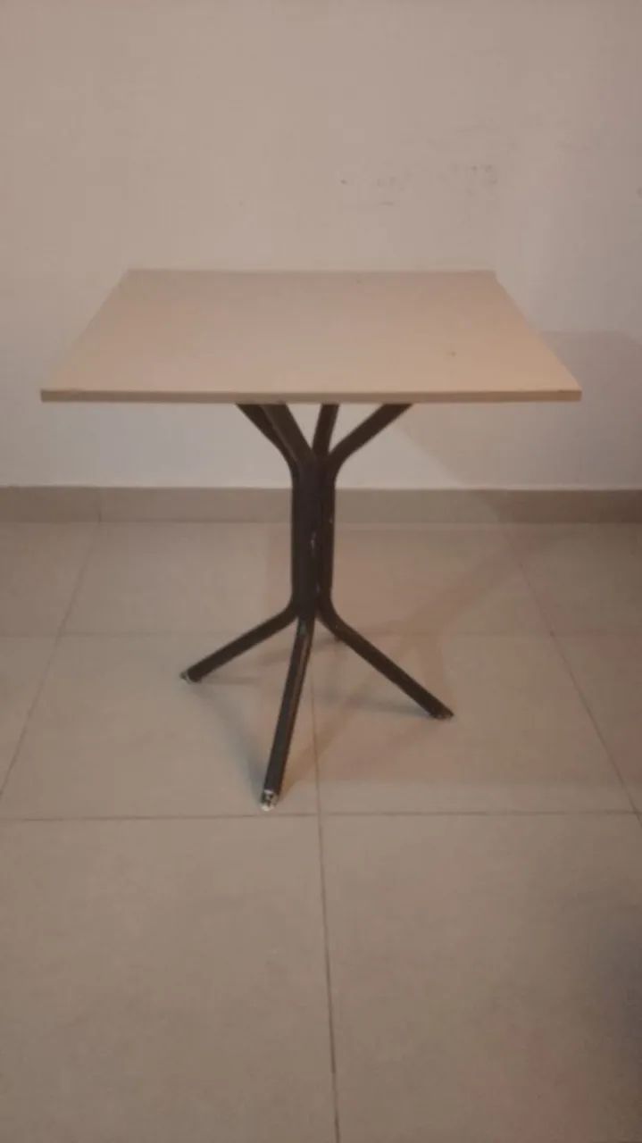 Mesa com 4 cadeiras - Foto 4