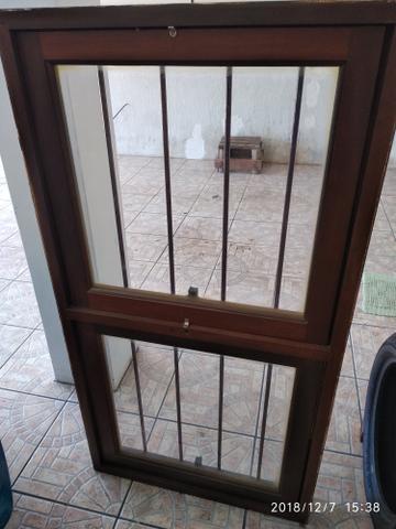 Janela Itaúba com vidros