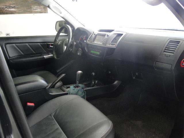 Hilux cd srv 3.0 top 4x4 diesel aro 17 - Foto 5