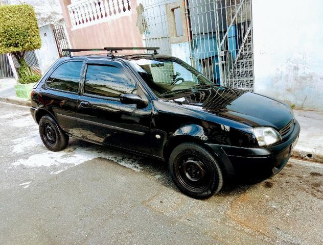 Carro Ford Fiesta 2001