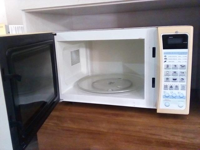 Microondas Panasonic revisado com 3 meses de garantia de 350,00 por 199,99 - Foto 2