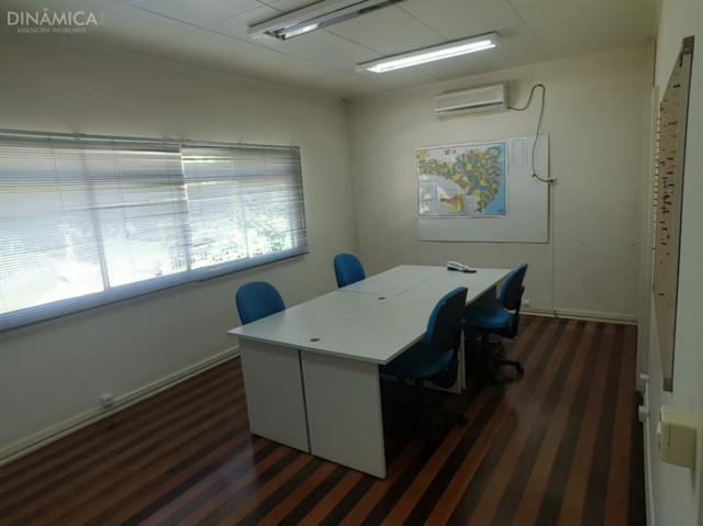 Casa comercial no Centro de Blumenau.