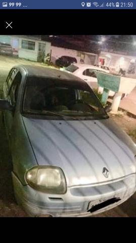 Clio 2001 pra vender logo