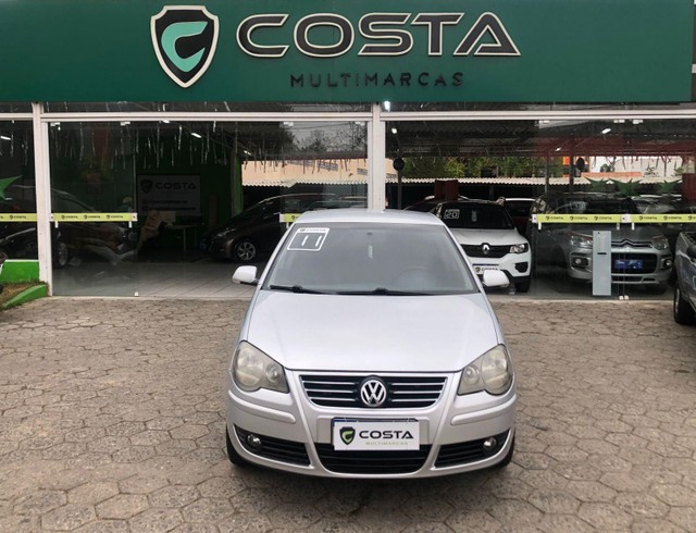 VOLKSWAGEN POLO SEDAN 1.6