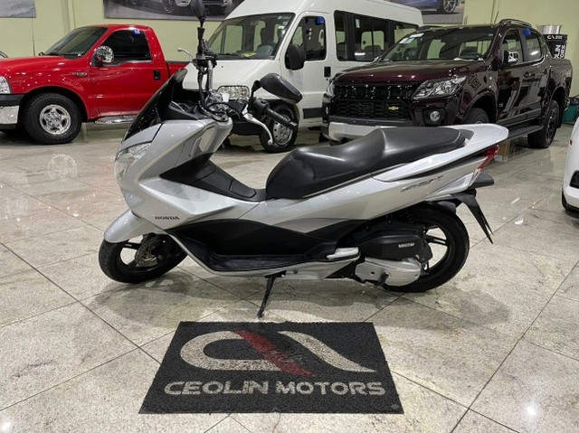 HONDA PCX DLX 2017