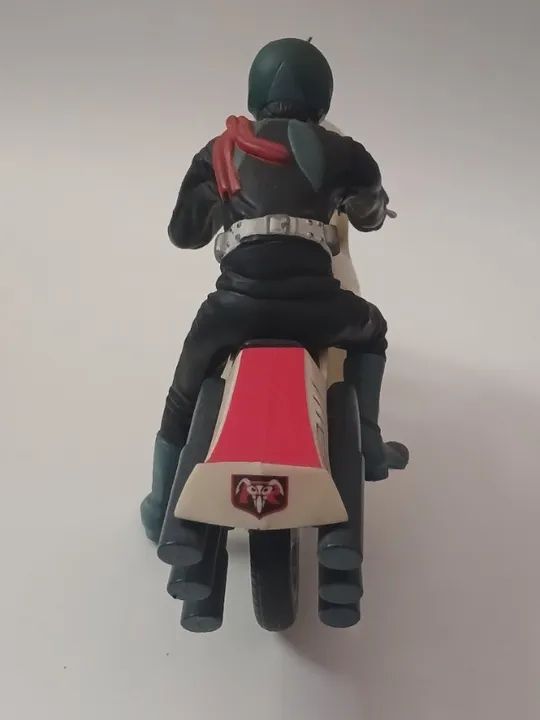 Figura Kamen Rider e moto Cyclone - Aprox.18 cm comprimento - Foto 3