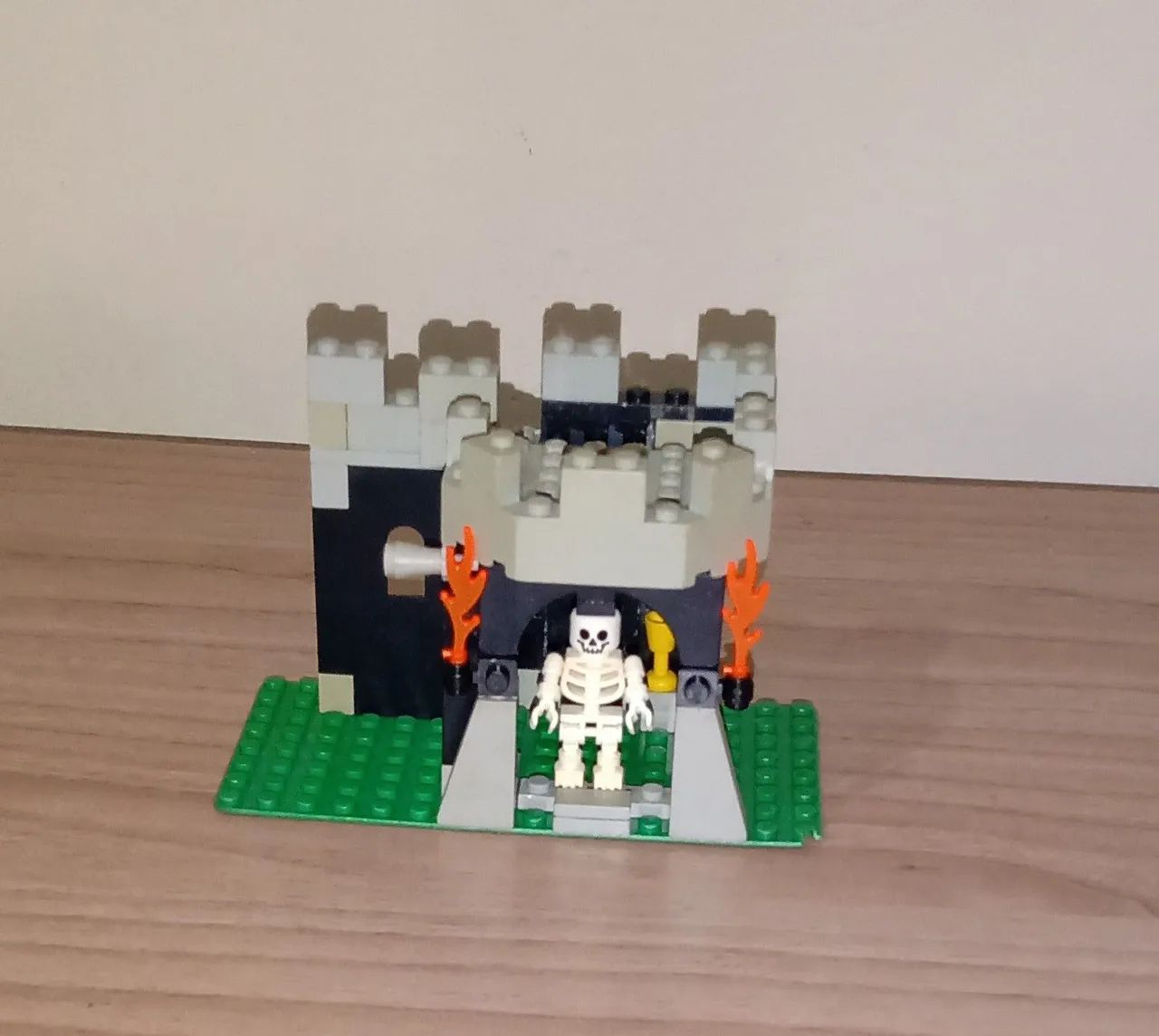 Castelo Lego Medieval com Esqueleto - Foto 2