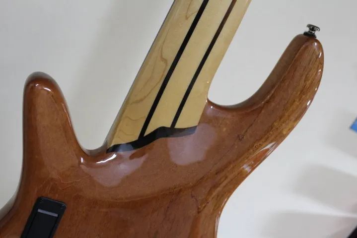 Baixo 5 cordas Lovatto Flamed Cedar Bass - Foto 3