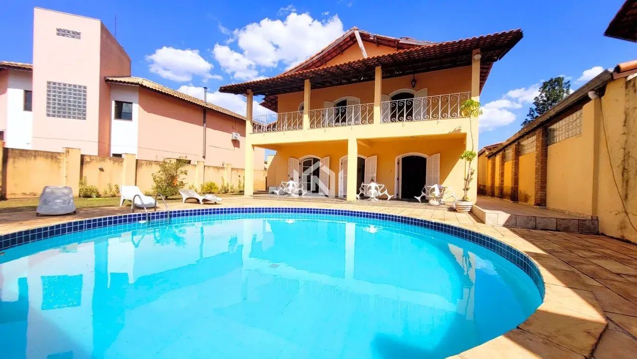 Casa à venda no condomínio Nova Higienópolis.