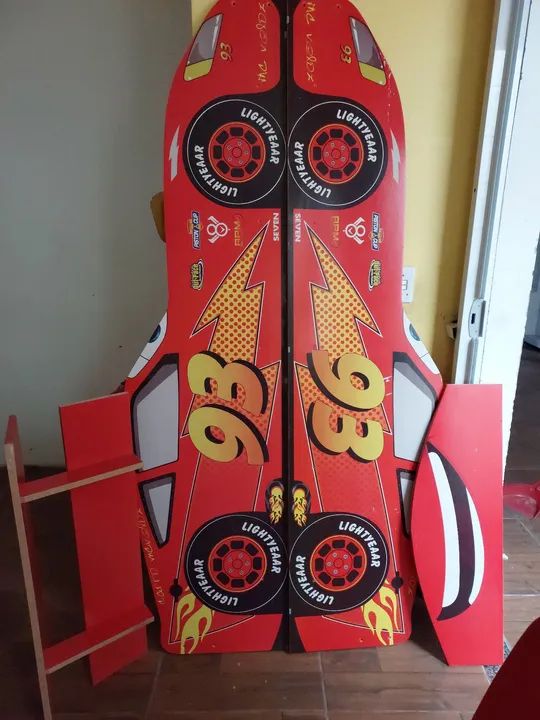2Camas de carrinho Mcqueen e Homem-aranha. vendo separado só escolher. 400.00cada