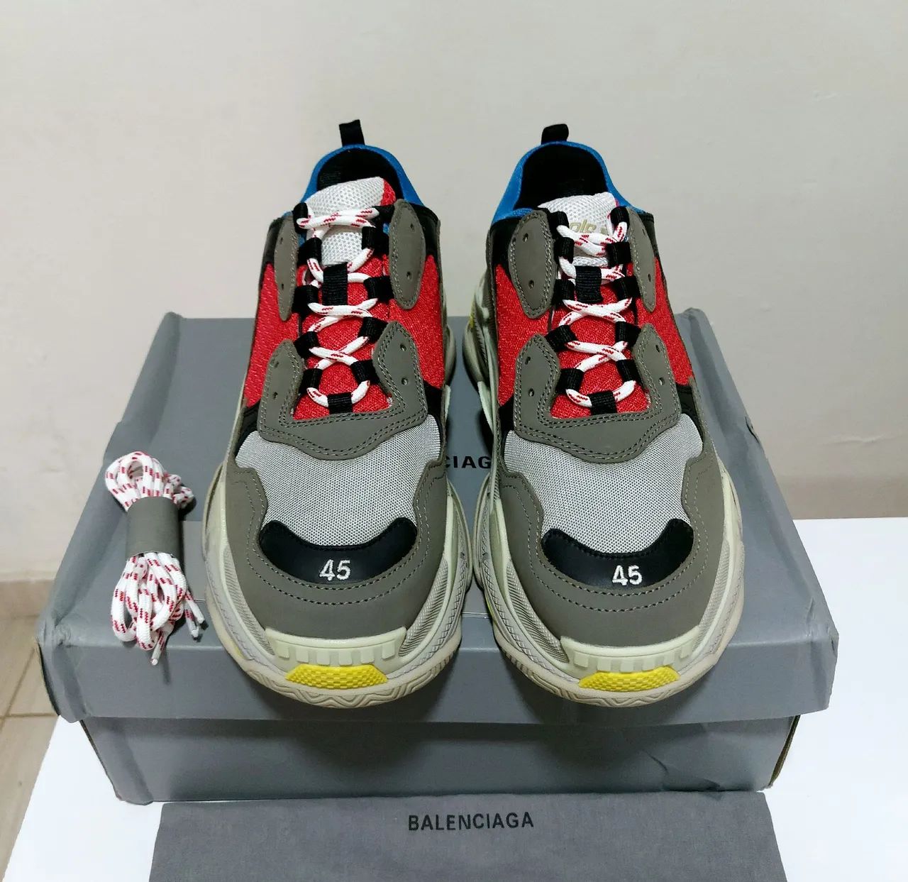Tênis Balenciaga Triple S Sneaker 