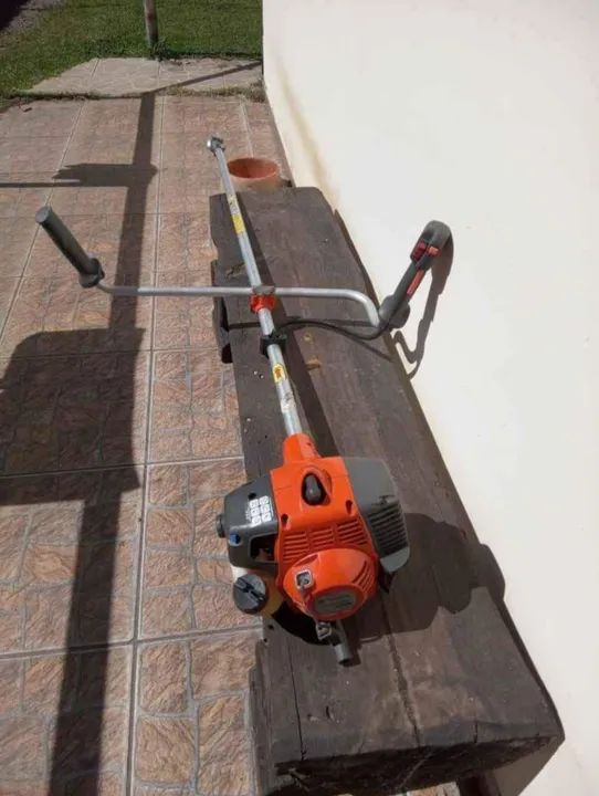 Roçadeira Husqvarna 128r - Foto 2
