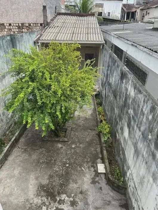 Casa Comercial com 4 compartimentos sendo 2 suítes à Venda na Praça 14 / Toda Documentada - Foto 4