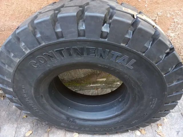 Pneu para empilhadeira 825x15 maciço