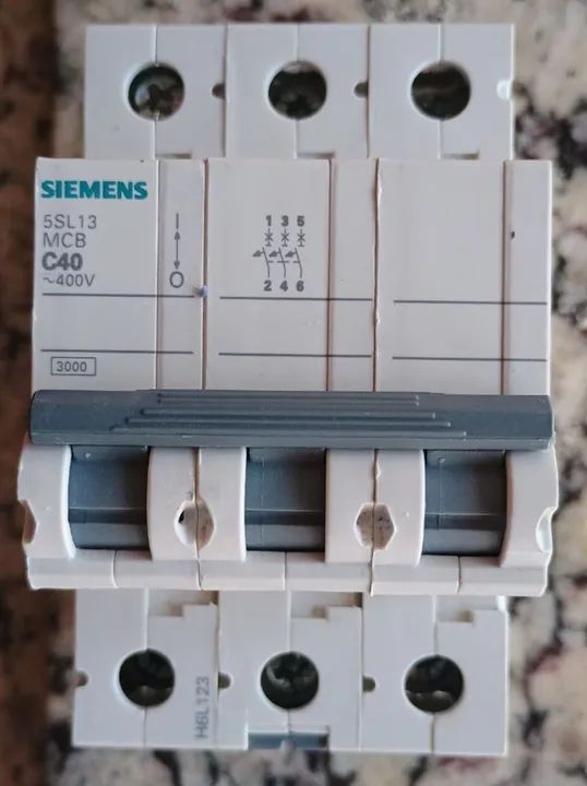 Disjuntor Din Siemens Tripolar 40A - Foto 2