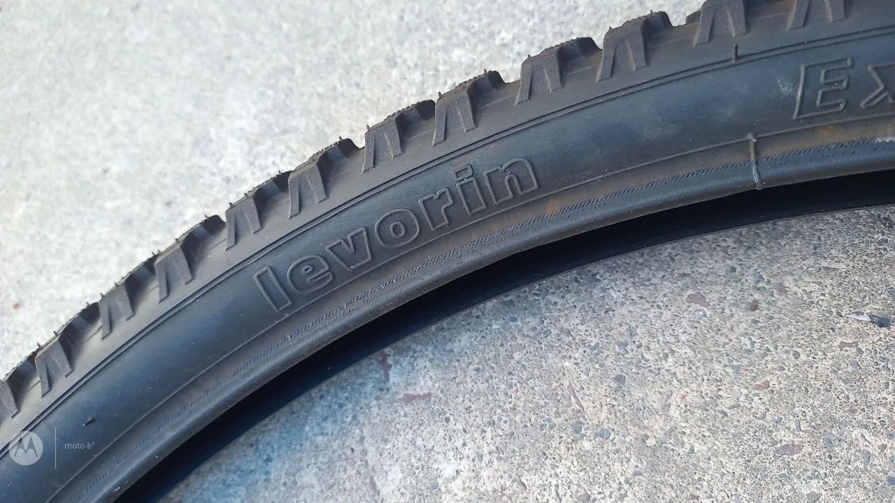 Guidão de bicicleta com mesa e pneu  - Foto 4