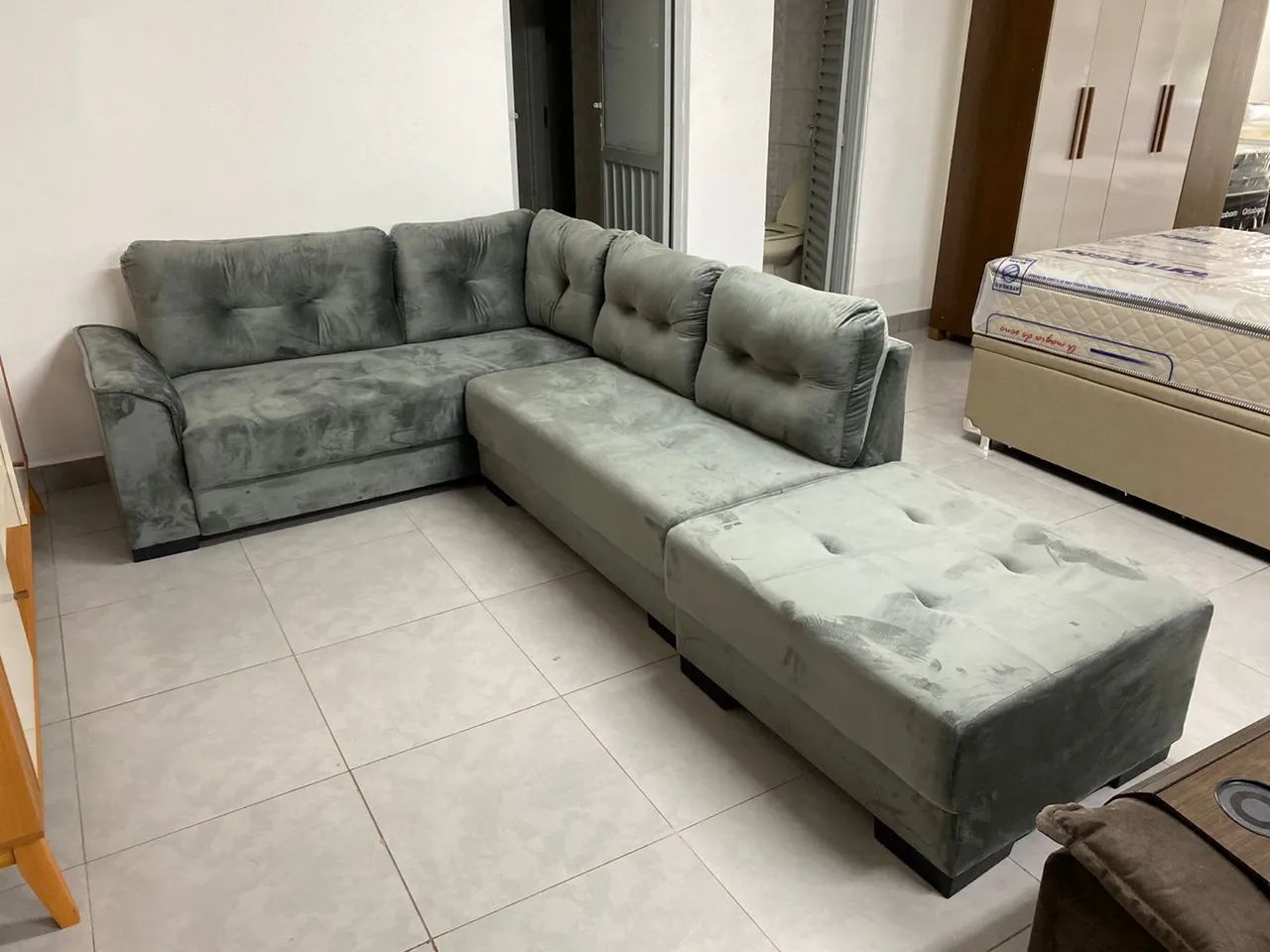 Sofá de canto com Puff 