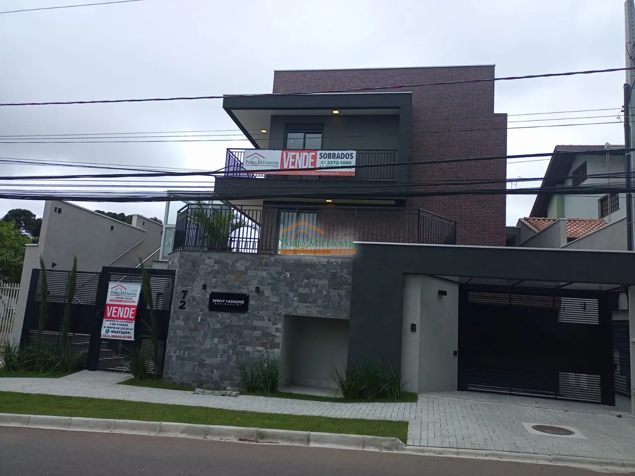 SOBRADO A VENDA EM SANTA FELICIDADE