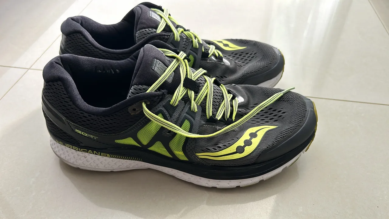 Tenis Saucony Hurricane