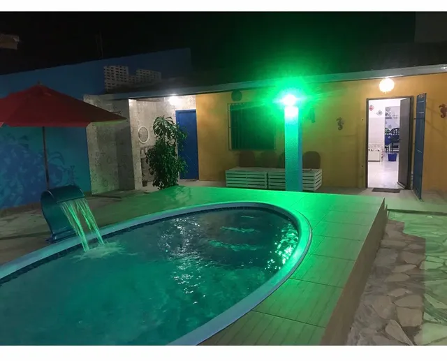 Casa para aluguel e /venda de temporada , próximo da praça de eventos e da praia .