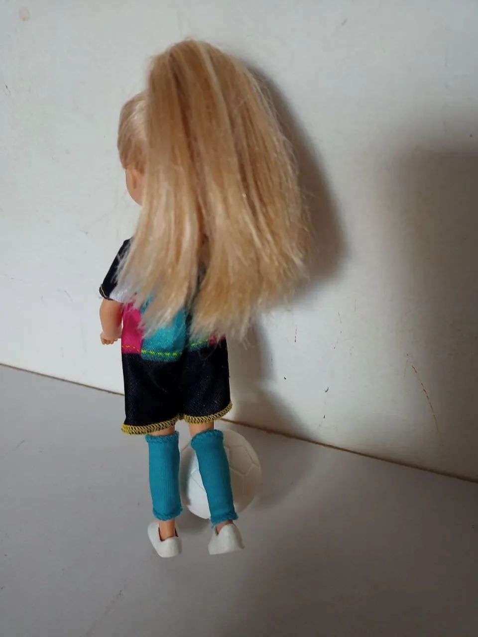 Boneca Barbie Chelsea  futebol Mattel  - Foto 3