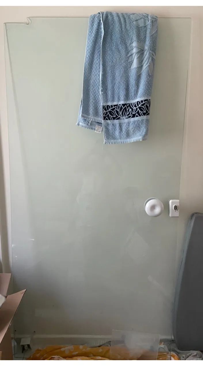 Tempered Glass Door with Handle and Lock