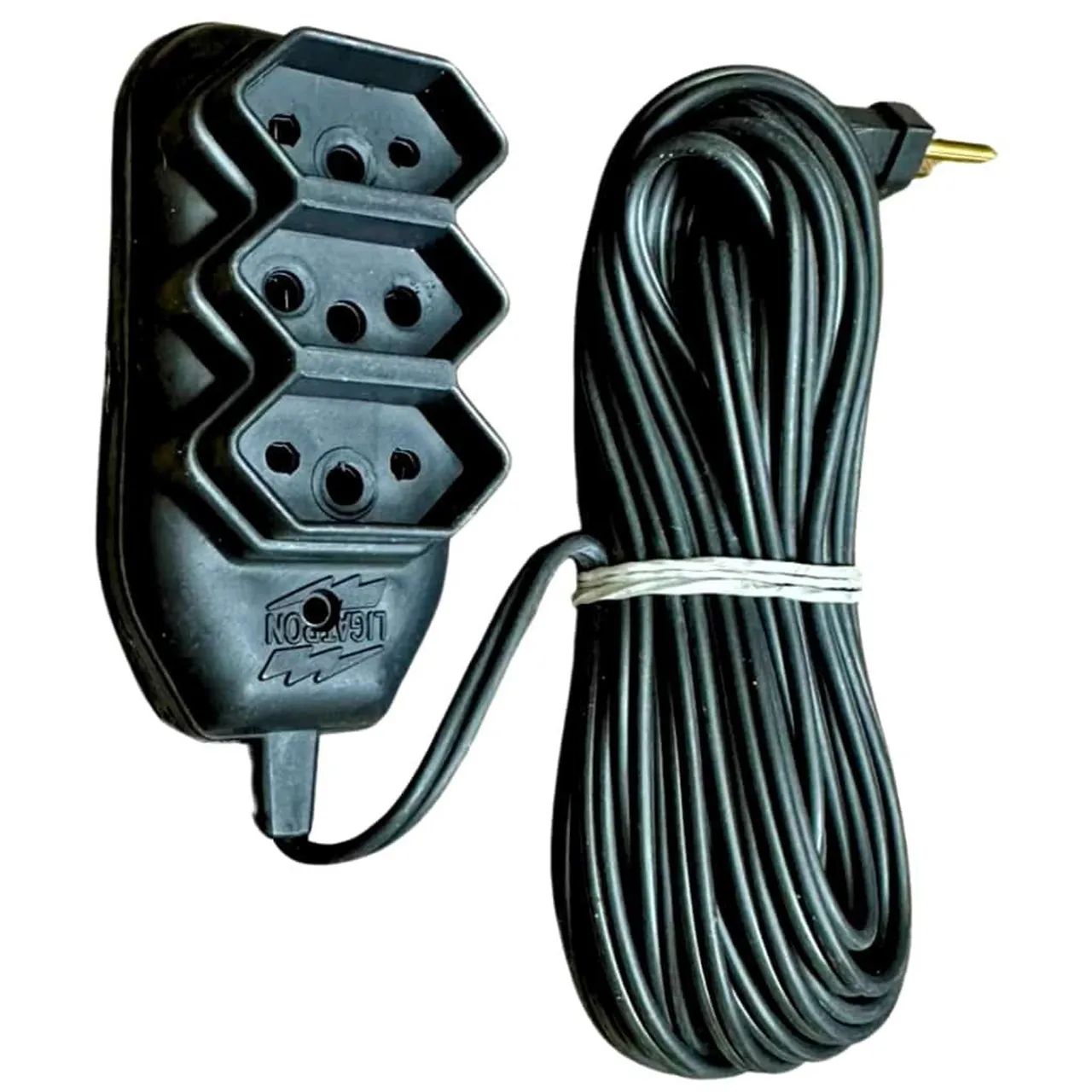 Extensão Simples com 3 tomadas a partir de 5 metros de fio