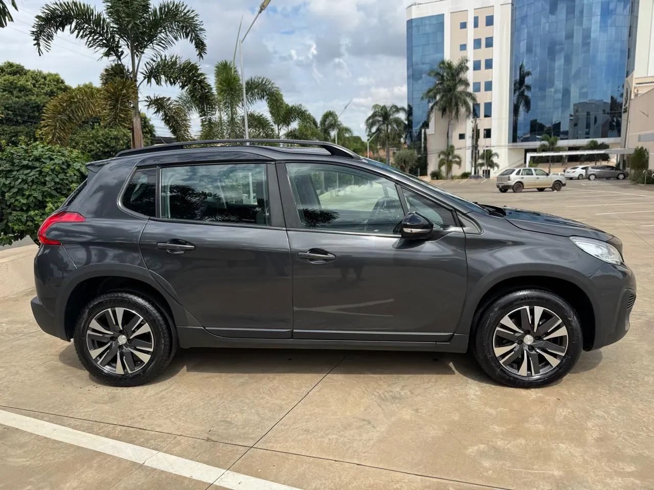 Peugeot 2008  - Foto 2