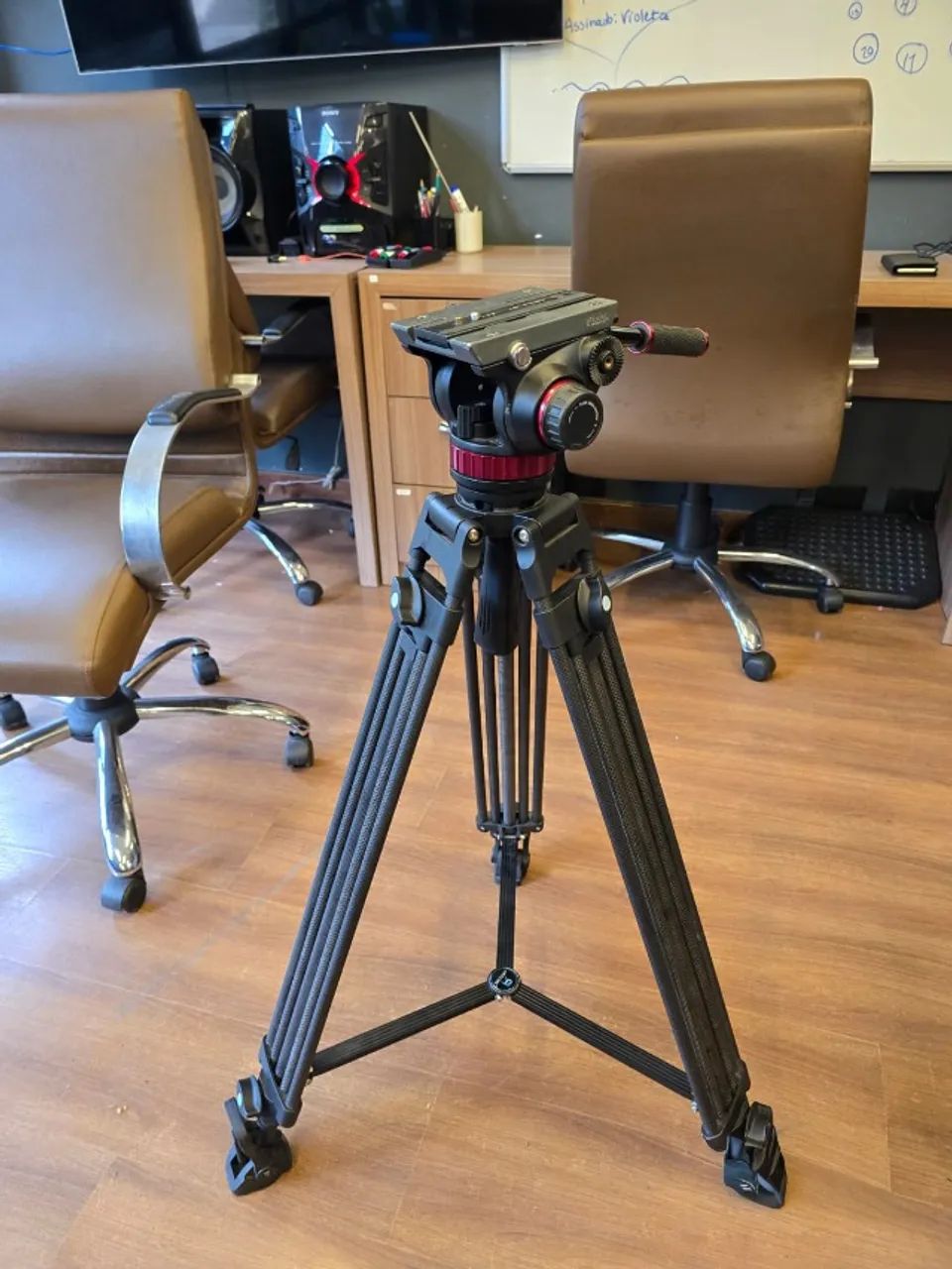 Tripé Profissional Manfrotto MVH502AH