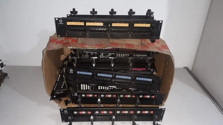 18 Units Kit Patch Panel Max Lucent Black Cat5 - 24 Ports64169982265859120