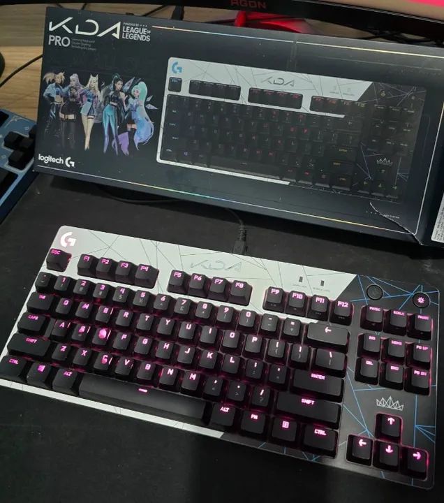 Teclado Gamer Mecânico Logitech G PRO K/DA League of Legends