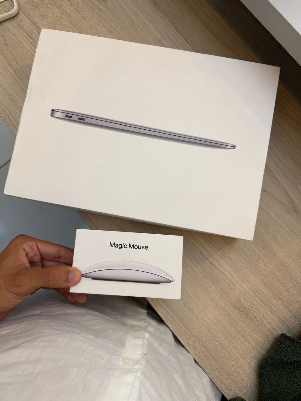 MacBook Air com chip M1 e Apple Magic Mouse 2º geração - Notebooks