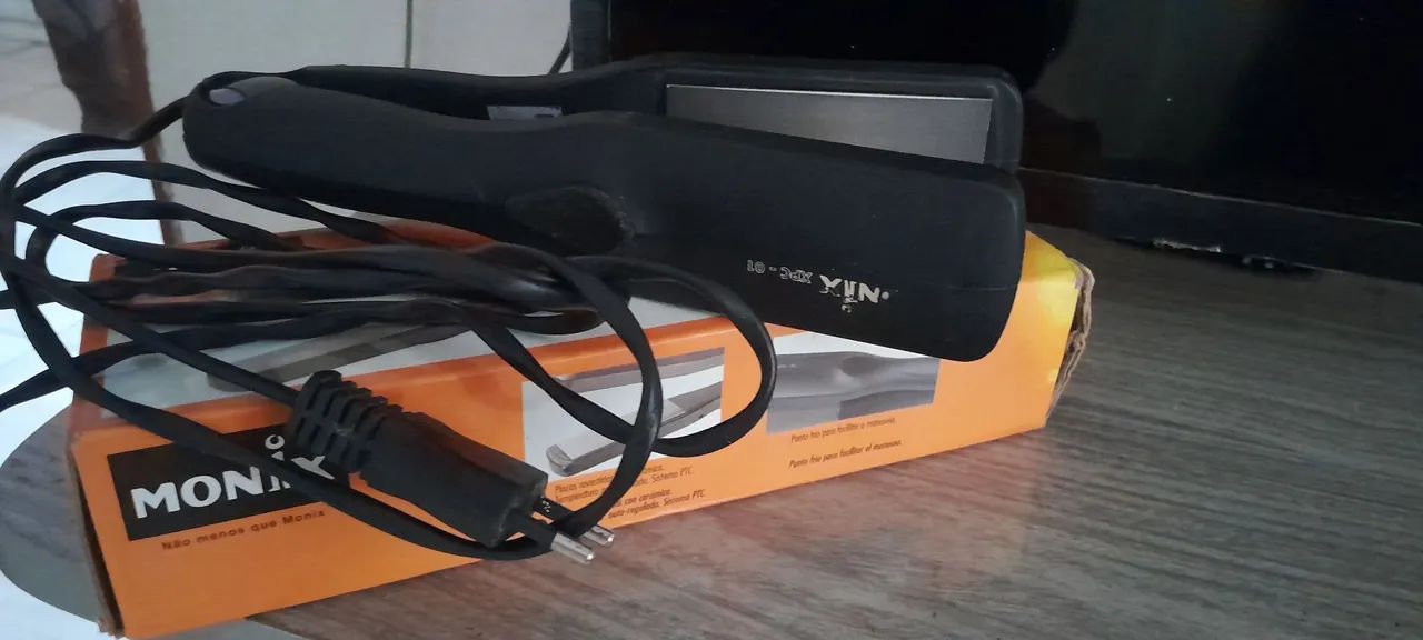 Prancha de cabelo Monix XPC-01 Bivolt - Foto 2