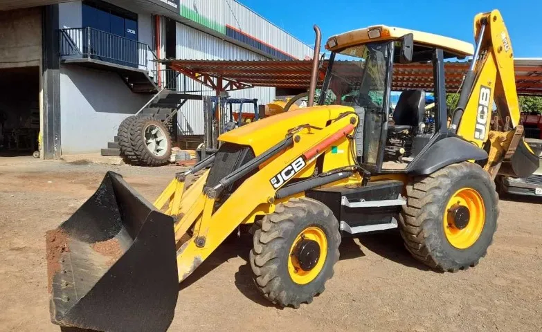 Retroescavadeira JCB 2015.(Transferência de divida)