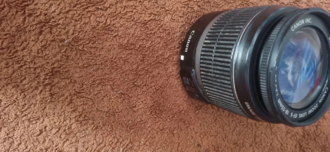 Lente Canon EF-S 18-55mm f/3.5-5.6 IS - Foto 3