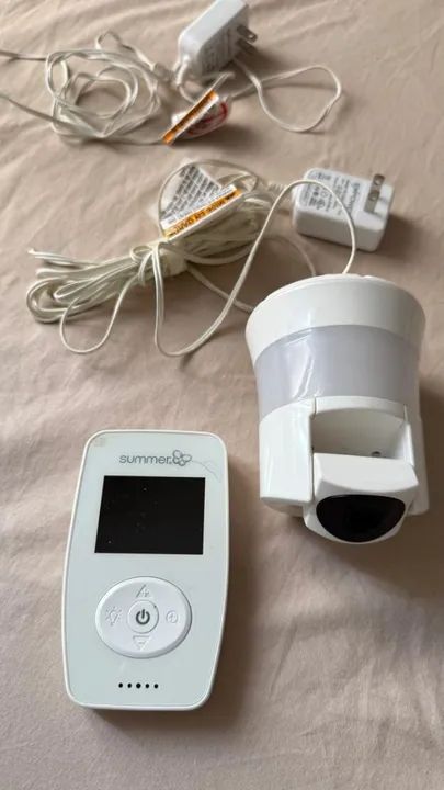 Baba Eletrônica câmera com fio e  monitor recarregável - Foto 3