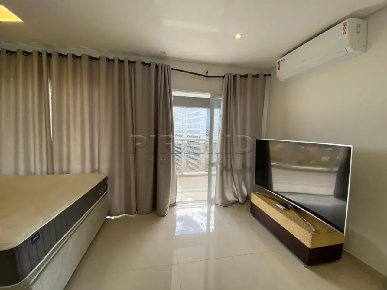 Flat/Studio mobiliado com 56.04m², bairro Jardim Ana Maria, Zona Sul em Ribeirão Preto/SP.