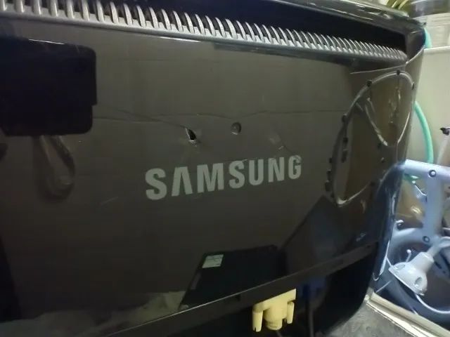 Monitores Samsung T190 21,5 + Monitor LED LCD 15,6" Modelo E1641C (LER) - Foto 6