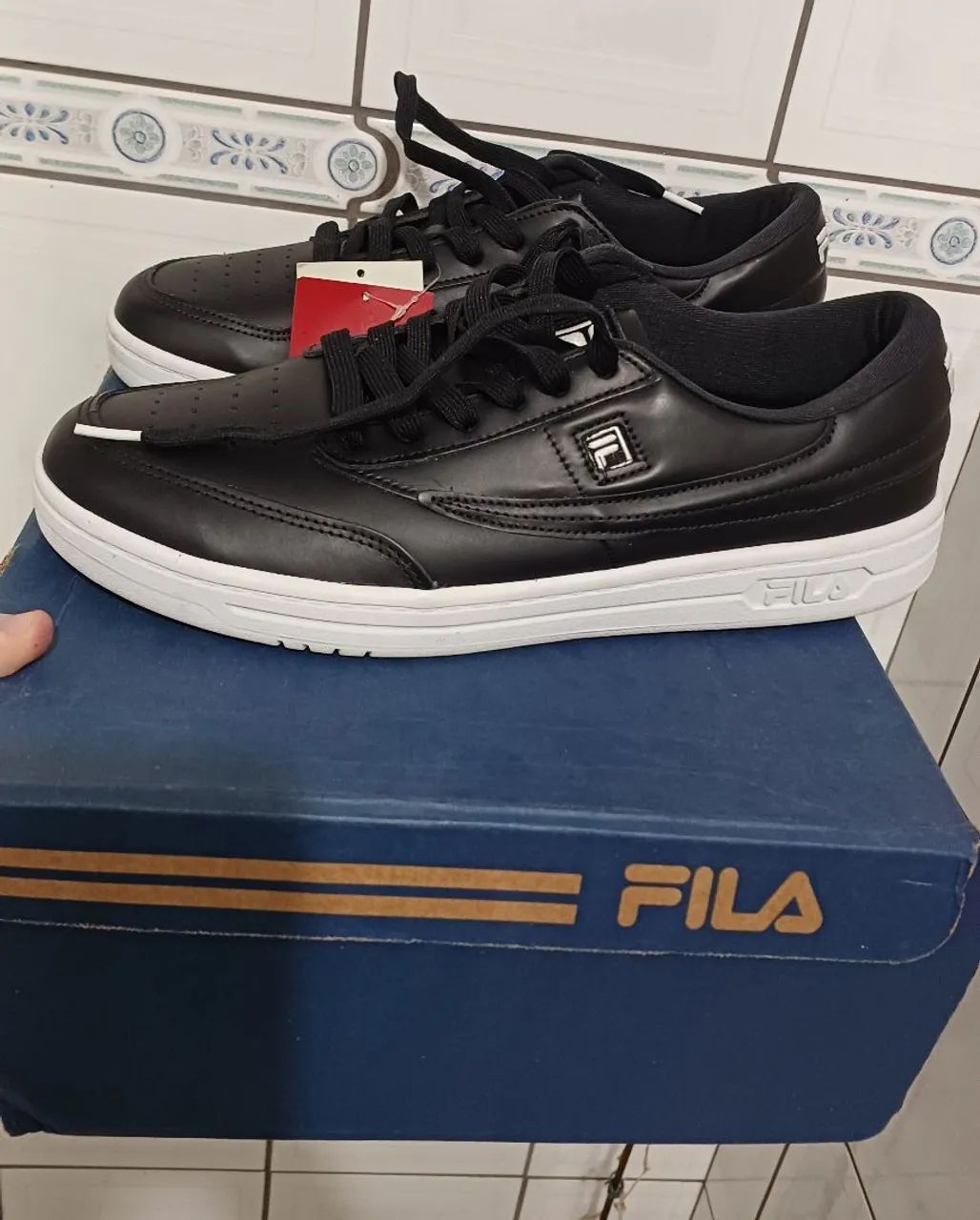 Tênis Fila Preto - Novo - N* 42 original de couro 