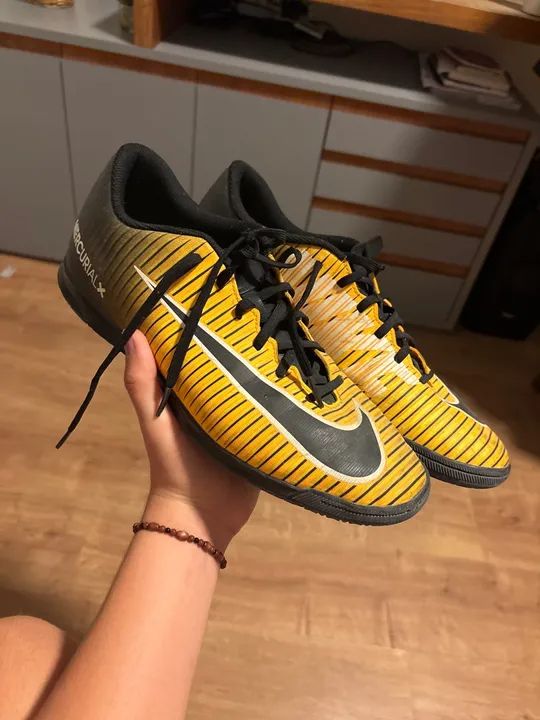 chuteira mercurial nova tamanho 43 - Foto 2