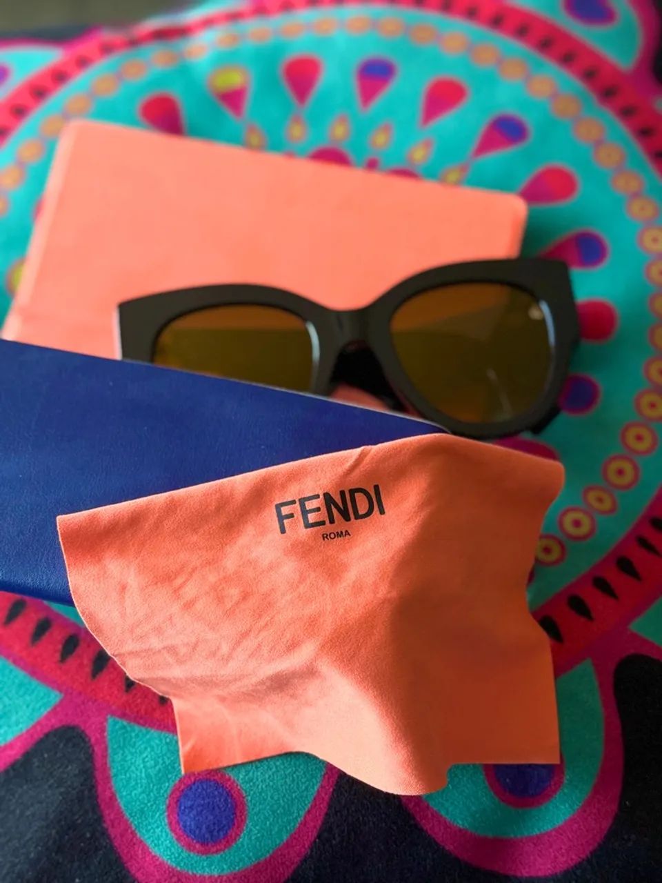 Óculos de sol Fendi acetato 