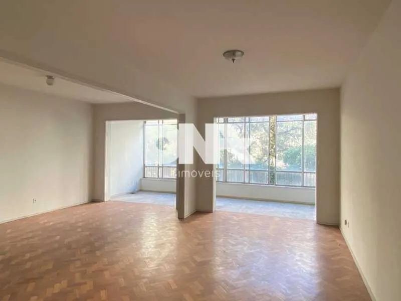 Apartamento - / Residencial / Copacabana